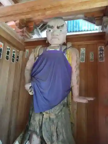 弘誓山　養泉寺の像