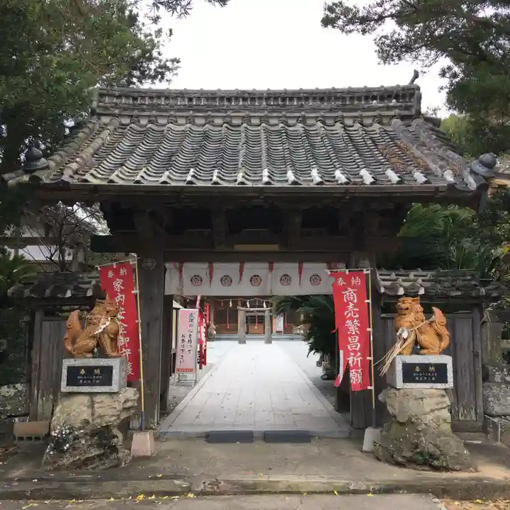 湊八坂神社の山門・神門