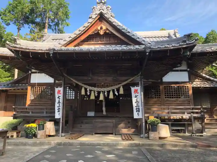 伊奈冨神社の本殿・本堂
