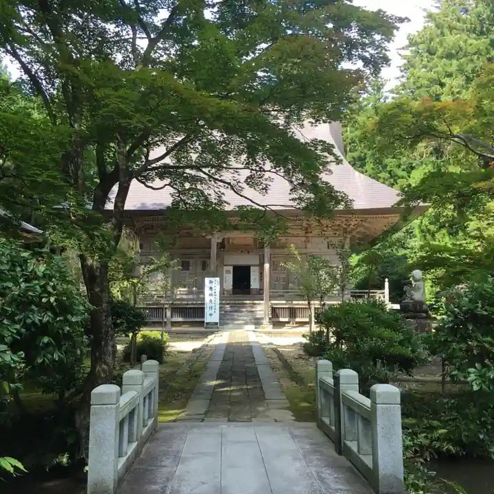 国上寺の本殿・本堂