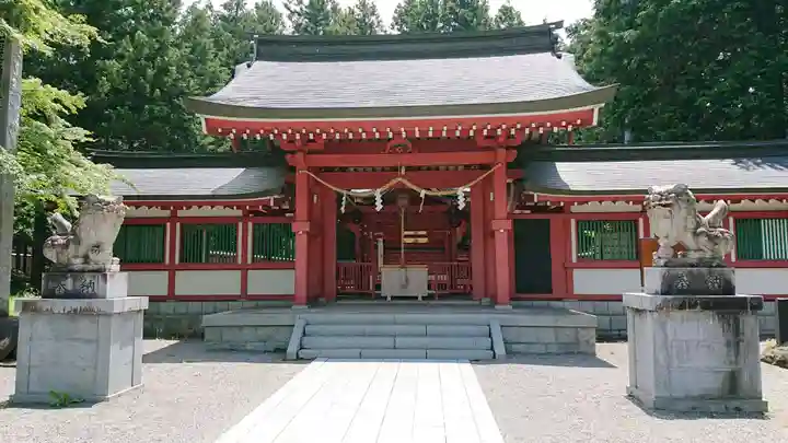 冨士御室浅間神社の本殿・本堂