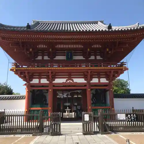 喜光寺の山門