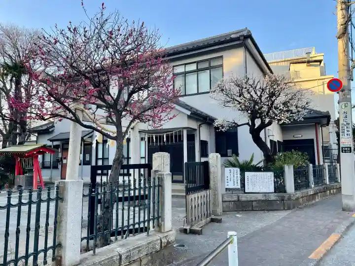 女塚神社の{uncategorized: "未分類", other: "その他", undefined: "問題あり", building: "その他建物", grave: "お墓", sacred_gate: "鳥居", guardian: "狛犬", statue: "像", buddha: "仏像", history: "歴史", nature: "自然", garden: "庭園", animal: "動物", pagoda: "塔", temizu: "手水舎", mountain_gate: "山門・神門", sanctuary: "本殿・本堂", subordinate: "末社・摂社", art: "芸術", scenery: "景色", jizo: "地蔵", ema: "絵馬", goshuin: "御朱印", omikuji: "おみくじ", items: "授与品その他", amulet: "お守り", goshuincho: "御朱印帳", eats: "食事", festival: "お祭り", votive_dance: "神楽", shichigosan: "七五三参", wedding: "結婚式", experience: "体験その他", initially: "初詣", around: "周辺", anti_infection: "感染症対策"}