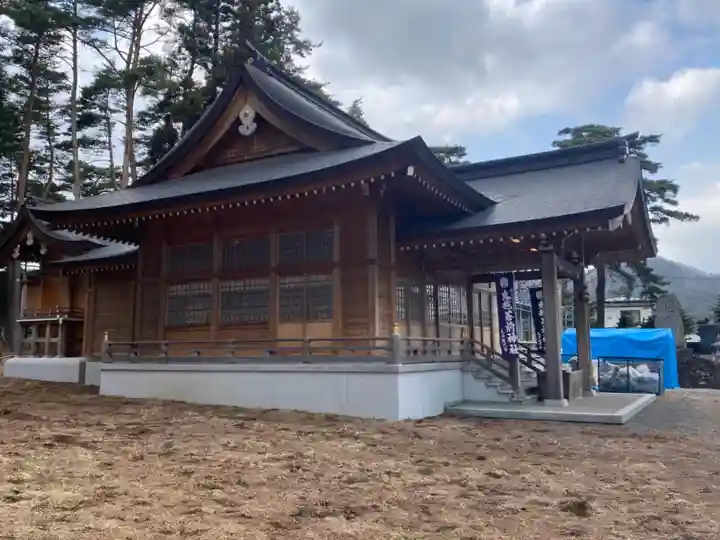 鬼越蒼前神社の本殿・本堂