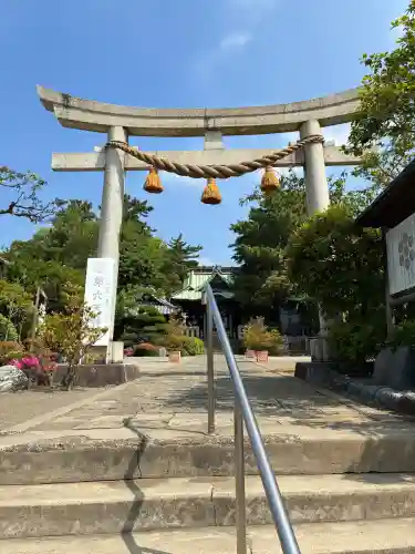 第六天神社の{uncategorized: "未分類", other: "その他", undefined: "問題あり", building: "その他建物", grave: "お墓", sacred_gate: "鳥居", guardian: "狛犬", statue: "像", buddha: "仏像", history: "歴史", nature: "自然", garden: "庭園", animal: "動物", pagoda: "塔", temizu: "手水舎", mountain_gate: "山門・神門", sanctuary: "本殿・本堂", subordinate: "末社・摂社", art: "芸術", scenery: "景色", jizo: "地蔵", ema: "絵馬", goshuin: "御朱印", omikuji: "おみくじ", items: "授与品その他", amulet: "お守り", goshuincho: "御朱印帳", eats: "食事", festival: "お祭り", votive_dance: "神楽", shichigosan: "七五三参", wedding: "結婚式", experience: "体験その他", initially: "初詣", around: "周辺", anti_infection: "感染症対策"}