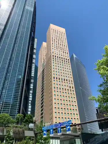 日比谷神社の{uncategorized: "未分類", other: "その他", undefined: "問題あり", building: "その他建物", grave: "お墓", sacred_gate: "鳥居", guardian: "狛犬", statue: "像", buddha: "仏像", history: "歴史", nature: "自然", garden: "庭園", animal: "動物", pagoda: "塔", temizu: "手水舎", mountain_gate: "山門・神門", sanctuary: "本殿・本堂", subordinate: "末社・摂社", art: "芸術", scenery: "景色", jizo: "地蔵", ema: "絵馬", goshuin: "御朱印", omikuji: "おみくじ", items: "授与品その他", amulet: "お守り", goshuincho: "御朱印帳", eats: "食事", festival: "お祭り", votive_dance: "神楽", shichigosan: "七五三参", wedding: "結婚式", experience: "体験その他", initially: "初詣", around: "周辺", anti_infection: "感染症対策"}