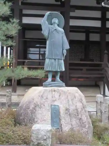 本法寺の像