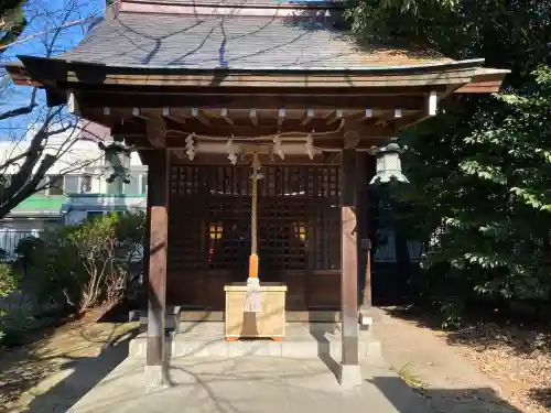 磯良神社（疣水神社）の{uncategorized: "未分類", other: "その他", undefined: "問題あり", building: "その他建物", grave: "お墓", sacred_gate: "鳥居", guardian: "狛犬", statue: "像", buddha: "仏像", history: "歴史", nature: "自然", garden: "庭園", animal: "動物", pagoda: "塔", temizu: "手水舎", mountain_gate: "山門・神門", sanctuary: "本殿・本堂", subordinate: "末社・摂社", art: "芸術", scenery: "景色", jizo: "地蔵", ema: "絵馬", goshuin: "御朱印", omikuji: "おみくじ", items: "授与品その他", amulet: "お守り", goshuincho: "御朱印帳", eats: "食事", festival: "お祭り", votive_dance: "神楽", shichigosan: "七五三参", wedding: "結婚式", experience: "体験その他", initially: "初詣", around: "周辺", anti_infection: "感染症対策"}
