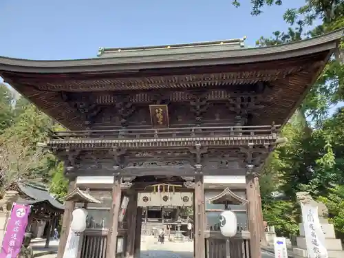 日牟禮八幡宮の山門