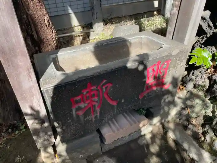 三峯神社の{uncategorized: "未分類", other: "その他", undefined: "問題あり", building: "その他建物", grave: "お墓", sacred_gate: "鳥居", guardian: "狛犬", statue: "像", buddha: "仏像", history: "歴史", nature: "自然", garden: "庭園", animal: "動物", pagoda: "塔", temizu: "手水舎", mountain_gate: "山門・神門", sanctuary: "本殿・本堂", subordinate: "末社・摂社", art: "芸術", scenery: "景色", jizo: "地蔵", ema: "絵馬", goshuin: "御朱印", omikuji: "おみくじ", items: "授与品その他", amulet: "お守り", goshuincho: "御朱印帳", eats: "食事", festival: "お祭り", votive_dance: "神楽", shichigosan: "七五三参", wedding: "結婚式", experience: "体験その他", initially: "初詣", around: "周辺", anti_infection: "感染症対策"}