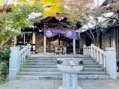 泉増院の本殿