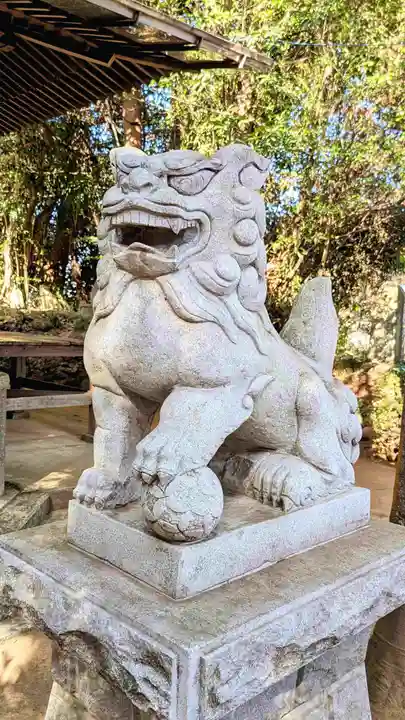七百餘所神社 の狛犬