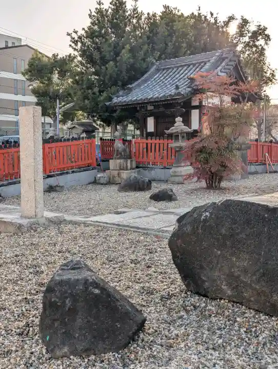 姫嶋神社の{uncategorized: "未分類", other: "その他", undefined: "問題あり", building: "その他建物", grave: "お墓", sacred_gate: "鳥居", guardian: "狛犬", statue: "像", buddha: "仏像", history: "歴史", nature: "自然", garden: "庭園", animal: "動物", pagoda: "塔", temizu: "手水舎", mountain_gate: "山門・神門", sanctuary: "本殿・本堂", subordinate: "末社・摂社", art: "芸術", scenery: "景色", jizo: "地蔵", ema: "絵馬", goshuin: "御朱印", omikuji: "おみくじ", items: "授与品その他", amulet: "お守り", goshuincho: "御朱印帳", eats: "食事", festival: "お祭り", votive_dance: "神楽", shichigosan: "七五三参", wedding: "結婚式", experience: "体験その他", initially: "初詣", around: "周辺", anti_infection: "感染症対策"}