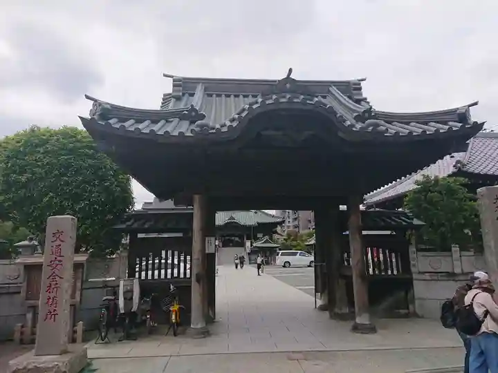 成田山川越別院の山門・神門