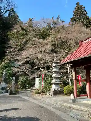 泉福寺の{uncategorized: "未分類", other: "その他", undefined: "問題あり", building: "その他建物", grave: "お墓", sacred_gate: "鳥居", guardian: "狛犬", statue: "像", buddha: "仏像", history: "歴史", nature: "自然", garden: "庭園", animal: "動物", pagoda: "塔", temizu: "手水舎", mountain_gate: "山門・神門", sanctuary: "本殿・本堂", subordinate: "末社・摂社", art: "芸術", scenery: "景色", jizo: "地蔵", ema: "絵馬", goshuin: "御朱印", omikuji: "おみくじ", items: "授与品その他", amulet: "お守り", goshuincho: "御朱印帳", eats: "食事", festival: "お祭り", votive_dance: "神楽", shichigosan: "七五三参", wedding: "結婚式", experience: "体験その他", initially: "初詣", around: "周辺", anti_infection: "感染症対策"}