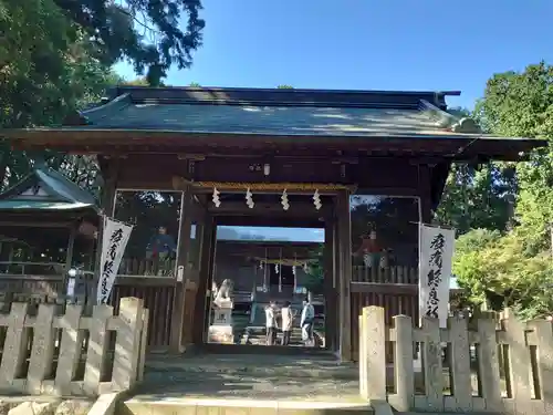 草薙神社の山門