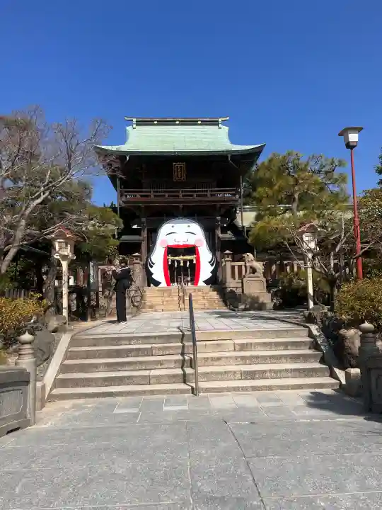彦島八幡宮の{uncategorized: "未分類", other: "その他", undefined: "問題あり", building: "その他建物", grave: "お墓", sacred_gate: "鳥居", guardian: "狛犬", statue: "像", buddha: "仏像", history: "歴史", nature: "自然", garden: "庭園", animal: "動物", pagoda: "塔", temizu: "手水舎", mountain_gate: "山門・神門", sanctuary: "本殿・本堂", subordinate: "末社・摂社", art: "芸術", scenery: "景色", jizo: "地蔵", ema: "絵馬", goshuin: "御朱印", omikuji: "おみくじ", items: "授与品その他", amulet: "お守り", goshuincho: "御朱印帳", eats: "食事", festival: "お祭り", votive_dance: "神楽", shichigosan: "七五三参", wedding: "結婚式", experience: "体験その他", initially: "初詣", around: "周辺", anti_infection: "感染症対策"}