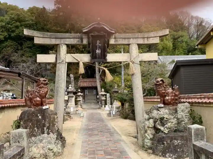天津神社の鳥居