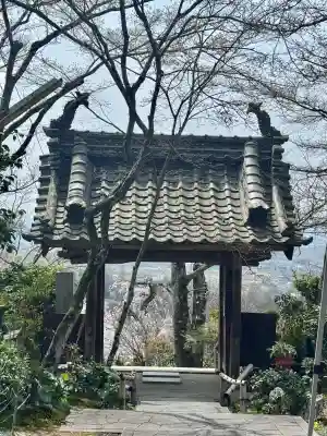 地蔵院の{uncategorized: "未分類", other: "その他", undefined: "問題あり", building: "その他建物", grave: "お墓", sacred_gate: "鳥居", guardian: "狛犬", statue: "像", buddha: "仏像", history: "歴史", nature: "自然", garden: "庭園", animal: "動物", pagoda: "塔", temizu: "手水舎", mountain_gate: "山門・神門", sanctuary: "本殿・本堂", subordinate: "末社・摂社", art: "芸術", scenery: "景色", jizo: "地蔵", ema: "絵馬", goshuin: "御朱印", omikuji: "おみくじ", items: "授与品その他", amulet: "お守り", goshuincho: "御朱印帳", eats: "食事", festival: "お祭り", votive_dance: "神楽", shichigosan: "七五三参", wedding: "結婚式", experience: "体験その他", initially: "初詣", around: "周辺", anti_infection: "感染症対策"}