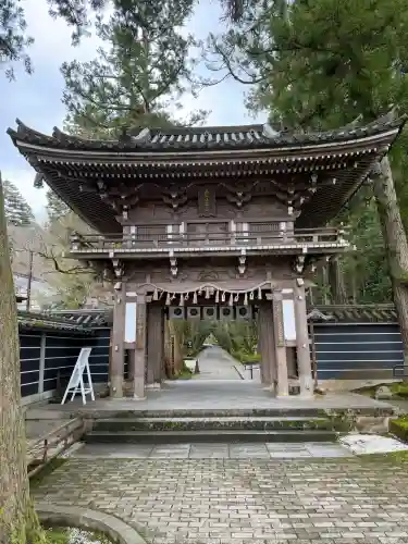 那谷寺の{uncategorized: "未分類", other: "その他", undefined: "問題あり", building: "その他建物", grave: "お墓", sacred_gate: "鳥居", guardian: "狛犬", statue: "像", buddha: "仏像", history: "歴史", nature: "自然", garden: "庭園", animal: "動物", pagoda: "塔", temizu: "手水舎", mountain_gate: "山門・神門", sanctuary: "本殿・本堂", subordinate: "末社・摂社", art: "芸術", scenery: "景色", jizo: "地蔵", ema: "絵馬", goshuin: "御朱印", omikuji: "おみくじ", items: "授与品その他", amulet: "お守り", goshuincho: "御朱印帳", eats: "食事", festival: "お祭り", votive_dance: "神楽", shichigosan: "七五三参", wedding: "結婚式", experience: "体験その他", initially: "初詣", around: "周辺", anti_infection: "感染症対策"}