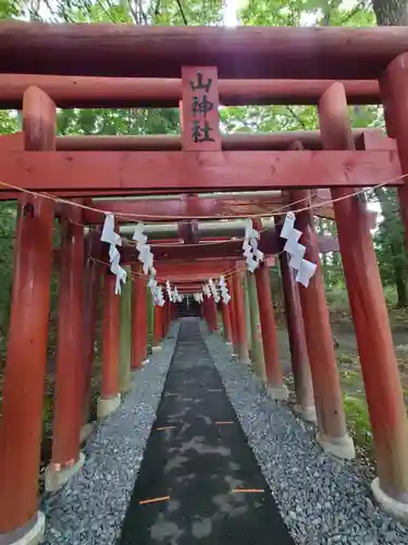 新屋山神社(山梨県)