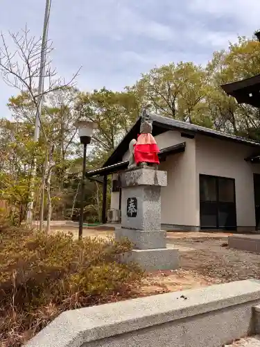 丸山稲荷神社本社の狛犬