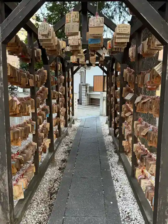 草加神社の{uncategorized: "未分類", other: "その他", undefined: "問題あり", building: "その他建物", grave: "お墓", sacred_gate: "鳥居", guardian: "狛犬", statue: "像", buddha: "仏像", history: "歴史", nature: "自然", garden: "庭園", animal: "動物", pagoda: "塔", temizu: "手水舎", mountain_gate: "山門・神門", sanctuary: "本殿・本堂", subordinate: "末社・摂社", art: "芸術", scenery: "景色", jizo: "地蔵", ema: "絵馬", goshuin: "御朱印", omikuji: "おみくじ", items: "授与品その他", amulet: "お守り", goshuincho: "御朱印帳", eats: "食事", festival: "お祭り", votive_dance: "神楽", shichigosan: "七五三参", wedding: "結婚式", experience: "体験その他", initially: "初詣", around: "周辺", anti_infection: "感染症対策"}