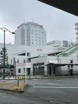 豊烈神社の{uncategorized: "未分類", other: "その他", undefined: "問題あり", building: "その他建物", grave: "お墓", sacred_gate: "鳥居", guardian: "狛犬", statue: "像", buddha: "仏像", history: "歴史", nature: "自然", garden: "庭園", animal: "動物", pagoda: "塔", temizu: "手水舎", mountain_gate: "山門・神門", sanctuary: "本殿・本堂", subordinate: "末社・摂社", art: "芸術", scenery: "景色", jizo: "地蔵", ema: "絵馬", goshuin: "御朱印", omikuji: "おみくじ", items: "授与品その他", amulet: "お守り", goshuincho: "御朱印帳", eats: "食事", festival: "お祭り", votive_dance: "神楽", shichigosan: "七五三参", wedding: "結婚式", experience: "体験その他", initially: "初詣", around: "周辺", anti_infection: "感染症対策"}