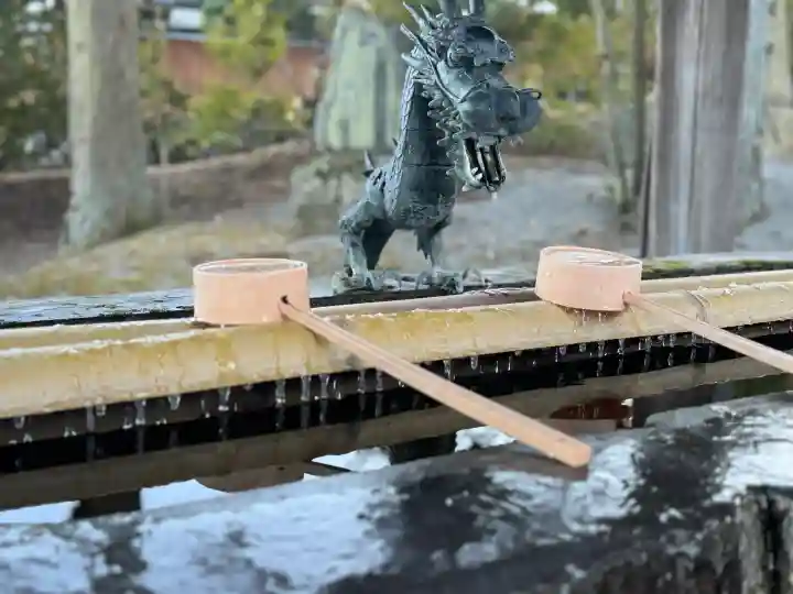 諏訪大社上社前宮の{uncategorized: "未分類", other: "その他", undefined: "問題あり", building: "その他建物", grave: "お墓", sacred_gate: "鳥居", guardian: "狛犬", statue: "像", buddha: "仏像", history: "歴史", nature: "自然", garden: "庭園", animal: "動物", pagoda: "塔", temizu: "手水舎", mountain_gate: "山門・神門", sanctuary: "本殿・本堂", subordinate: "末社・摂社", art: "芸術", scenery: "景色", jizo: "地蔵", ema: "絵馬", goshuin: "御朱印", omikuji: "おみくじ", items: "授与品その他", amulet: "お守り", goshuincho: "御朱印帳", eats: "食事", festival: "お祭り", votive_dance: "神楽", shichigosan: "七五三参", wedding: "結婚式", experience: "体験その他", initially: "初詣", around: "周辺", anti_infection: "感染症対策"}