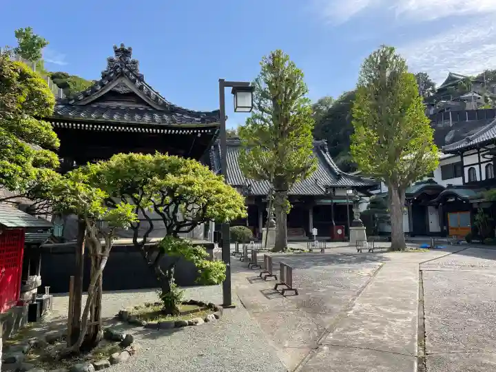 良長院の{uncategorized: "未分類", other: "その他", undefined: "問題あり", building: "その他建物", grave: "お墓", sacred_gate: "鳥居", guardian: "狛犬", statue: "像", buddha: "仏像", history: "歴史", nature: "自然", garden: "庭園", animal: "動物", pagoda: "塔", temizu: "手水舎", mountain_gate: "山門・神門", sanctuary: "本殿・本堂", subordinate: "末社・摂社", art: "芸術", scenery: "景色", jizo: "地蔵", ema: "絵馬", goshuin: "御朱印", omikuji: "おみくじ", items: "授与品その他", amulet: "お守り", goshuincho: "御朱印帳", eats: "食事", festival: "お祭り", votive_dance: "神楽", shichigosan: "七五三参", wedding: "結婚式", experience: "体験その他", initially: "初詣", around: "周辺", anti_infection: "感染症対策"}
