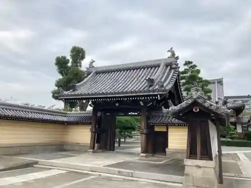 龍泉寺の山門