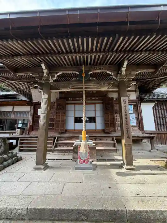 岩屋寺の{uncategorized: "未分類", other: "その他", undefined: "問題あり", building: "その他建物", grave: "お墓", sacred_gate: "鳥居", guardian: "狛犬", statue: "像", buddha: "仏像", history: "歴史", nature: "自然", garden: "庭園", animal: "動物", pagoda: "塔", temizu: "手水舎", mountain_gate: "山門・神門", sanctuary: "本殿・本堂", subordinate: "末社・摂社", art: "芸術", scenery: "景色", jizo: "地蔵", ema: "絵馬", goshuin: "御朱印", omikuji: "おみくじ", items: "授与品その他", amulet: "お守り", goshuincho: "御朱印帳", eats: "食事", festival: "お祭り", votive_dance: "神楽", shichigosan: "七五三参", wedding: "結婚式", experience: "体験その他", initially: "初詣", around: "周辺", anti_infection: "感染症対策"}