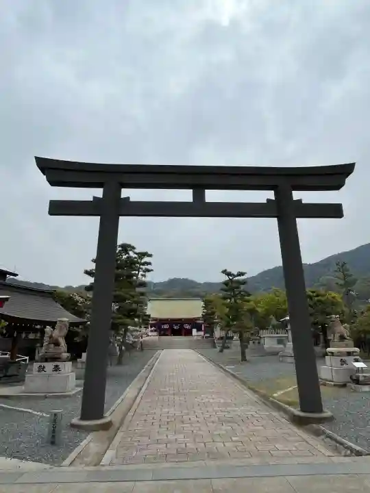 亀山神社の{uncategorized: "未分類", other: "その他", undefined: "問題あり", building: "その他建物", grave: "お墓", sacred_gate: "鳥居", guardian: "狛犬", statue: "像", buddha: "仏像", history: "歴史", nature: "自然", garden: "庭園", animal: "動物", pagoda: "塔", temizu: "手水舎", mountain_gate: "山門・神門", sanctuary: "本殿・本堂", subordinate: "末社・摂社", art: "芸術", scenery: "景色", jizo: "地蔵", ema: "絵馬", goshuin: "御朱印", omikuji: "おみくじ", items: "授与品その他", amulet: "お守り", goshuincho: "御朱印帳", eats: "食事", festival: "お祭り", votive_dance: "神楽", shichigosan: "七五三参", wedding: "結婚式", experience: "体験その他", initially: "初詣", around: "周辺", anti_infection: "感染症対策"}