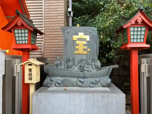 十番稲荷神社の像