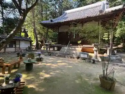 胡宮神社(敏満寺史跡)の{uncategorized: "未分類", other: "その他", undefined: "問題あり", building: "その他建物", grave: "お墓", sacred_gate: "鳥居", guardian: "狛犬", statue: "像", buddha: "仏像", history: "歴史", nature: "自然", garden: "庭園", animal: "動物", pagoda: "塔", temizu: "手水舎", mountain_gate: "山門・神門", sanctuary: "本殿・本堂", subordinate: "末社・摂社", art: "芸術", scenery: "景色", jizo: "地蔵", ema: "絵馬", goshuin: "御朱印", omikuji: "おみくじ", items: "授与品その他", amulet: "お守り", goshuincho: "御朱印帳", eats: "食事", festival: "お祭り", votive_dance: "神楽", shichigosan: "七五三参", wedding: "結婚式", experience: "体験その他", initially: "初詣", around: "周辺", anti_infection: "感染症対策"}