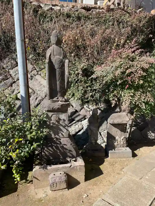 永泉寺の{uncategorized: "未分類", other: "その他", undefined: "問題あり", building: "その他建物", grave: "お墓", sacred_gate: "鳥居", guardian: "狛犬", statue: "像", buddha: "仏像", history: "歴史", nature: "自然", garden: "庭園", animal: "動物", pagoda: "塔", temizu: "手水舎", mountain_gate: "山門・神門", sanctuary: "本殿・本堂", subordinate: "末社・摂社", art: "芸術", scenery: "景色", jizo: "地蔵", ema: "絵馬", goshuin: "御朱印", omikuji: "おみくじ", items: "授与品その他", amulet: "お守り", goshuincho: "御朱印帳", eats: "食事", festival: "お祭り", votive_dance: "神楽", shichigosan: "七五三参", wedding: "結婚式", experience: "体験その他", initially: "初詣", around: "周辺", anti_infection: "感染症対策"}