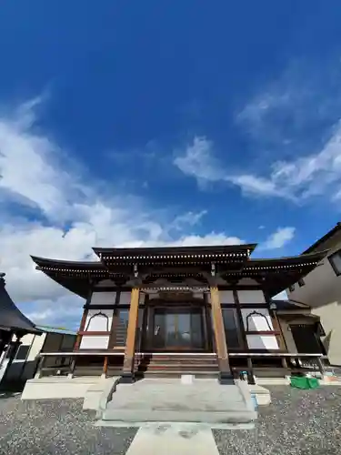 西泉寺の本殿・本堂