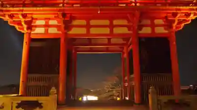 清水寺の山門・神門