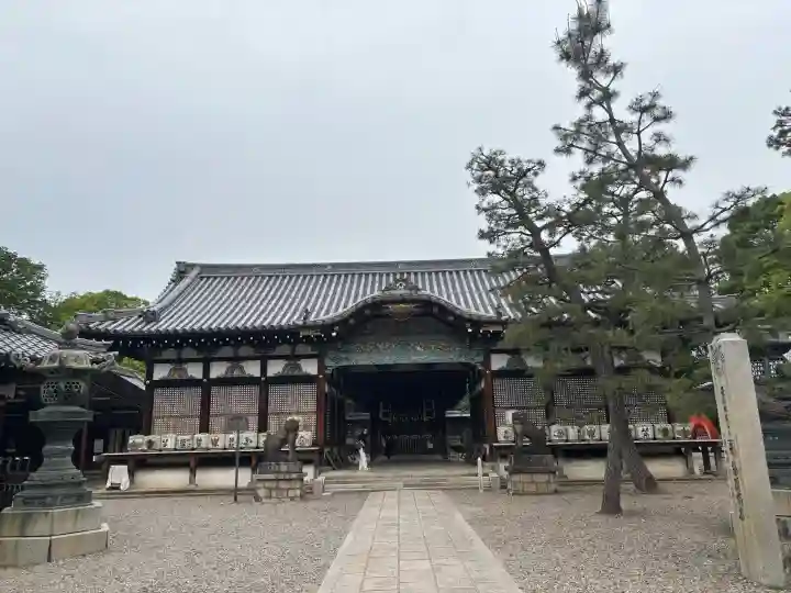 御香宮神社の{uncategorized: "未分類", other: "その他", undefined: "問題あり", building: "その他建物", grave: "お墓", sacred_gate: "鳥居", guardian: "狛犬", statue: "像", buddha: "仏像", history: "歴史", nature: "自然", garden: "庭園", animal: "動物", pagoda: "塔", temizu: "手水舎", mountain_gate: "山門・神門", sanctuary: "本殿・本堂", subordinate: "末社・摂社", art: "芸術", scenery: "景色", jizo: "地蔵", ema: "絵馬", goshuin: "御朱印", omikuji: "おみくじ", items: "授与品その他", amulet: "お守り", goshuincho: "御朱印帳", eats: "食事", festival: "お祭り", votive_dance: "神楽", shichigosan: "七五三参", wedding: "結婚式", experience: "体験その他", initially: "初詣", around: "周辺", anti_infection: "感染症対策"}