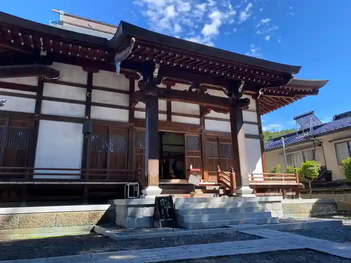 三澤寺の本殿・本堂