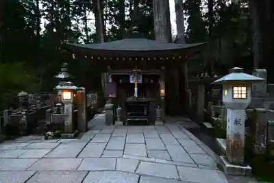 高野山金剛峯寺奥の院(和歌山県)