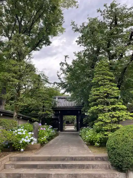 安養院の山門