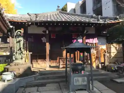 新井薬師(梅照院)の本殿・本堂