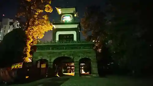 尾山神社の山門