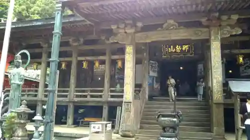 青岸渡寺の本殿・本堂