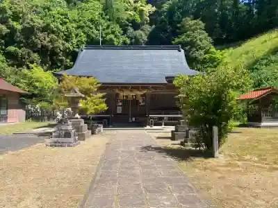 加多神社の{uncategorized: "未分類", other: "その他", undefined: "問題あり", building: "その他建物", grave: "お墓", sacred_gate: "鳥居", guardian: "狛犬", statue: "像", buddha: "仏像", history: "歴史", nature: "自然", garden: "庭園", animal: "動物", pagoda: "塔", temizu: "手水舎", mountain_gate: "山門・神門", sanctuary: "本殿・本堂", subordinate: "末社・摂社", art: "芸術", scenery: "景色", jizo: "地蔵", ema: "絵馬", goshuin: "御朱印", omikuji: "おみくじ", items: "授与品その他", amulet: "お守り", goshuincho: "御朱印帳", eats: "食事", festival: "お祭り", votive_dance: "神楽", shichigosan: "七五三参", wedding: "結婚式", experience: "体験その他", initially: "初詣", around: "周辺", anti_infection: "感染症対策"}