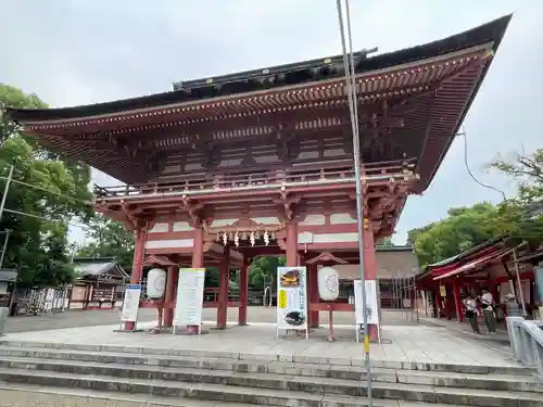 津島神社の山門