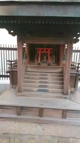 天王坊稲荷神社の末社・摂社