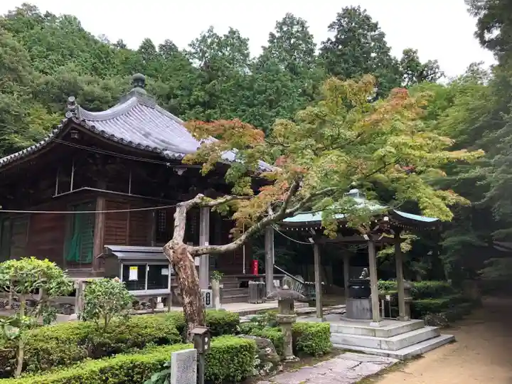 白峯寺の本殿・本堂