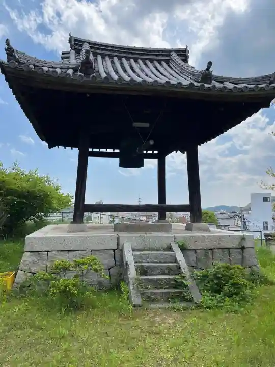 西方寺の{uncategorized: "未分類", other: "その他", undefined: "問題あり", building: "その他建物", grave: "お墓", sacred_gate: "鳥居", guardian: "狛犬", statue: "像", buddha: "仏像", history: "歴史", nature: "自然", garden: "庭園", animal: "動物", pagoda: "塔", temizu: "手水舎", mountain_gate: "山門・神門", sanctuary: "本殿・本堂", subordinate: "末社・摂社", art: "芸術", scenery: "景色", jizo: "地蔵", ema: "絵馬", goshuin: "御朱印", omikuji: "おみくじ", items: "授与品その他", amulet: "お守り", goshuincho: "御朱印帳", eats: "食事", festival: "お祭り", votive_dance: "神楽", shichigosan: "七五三参", wedding: "結婚式", experience: "体験その他", initially: "初詣", around: "周辺", anti_infection: "感染症対策"}